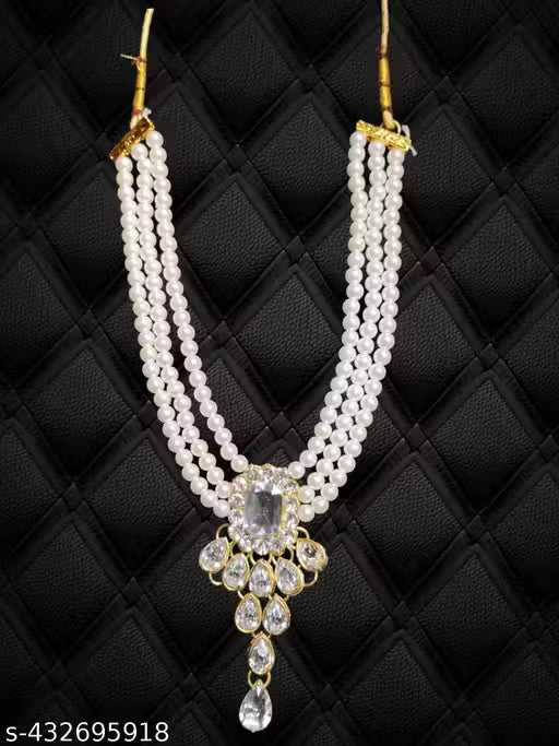 The Stunning Rock combo necklace set with earrings and maang tika