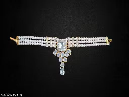 The Stunning Rock combo necklace set with earrings and maang tika